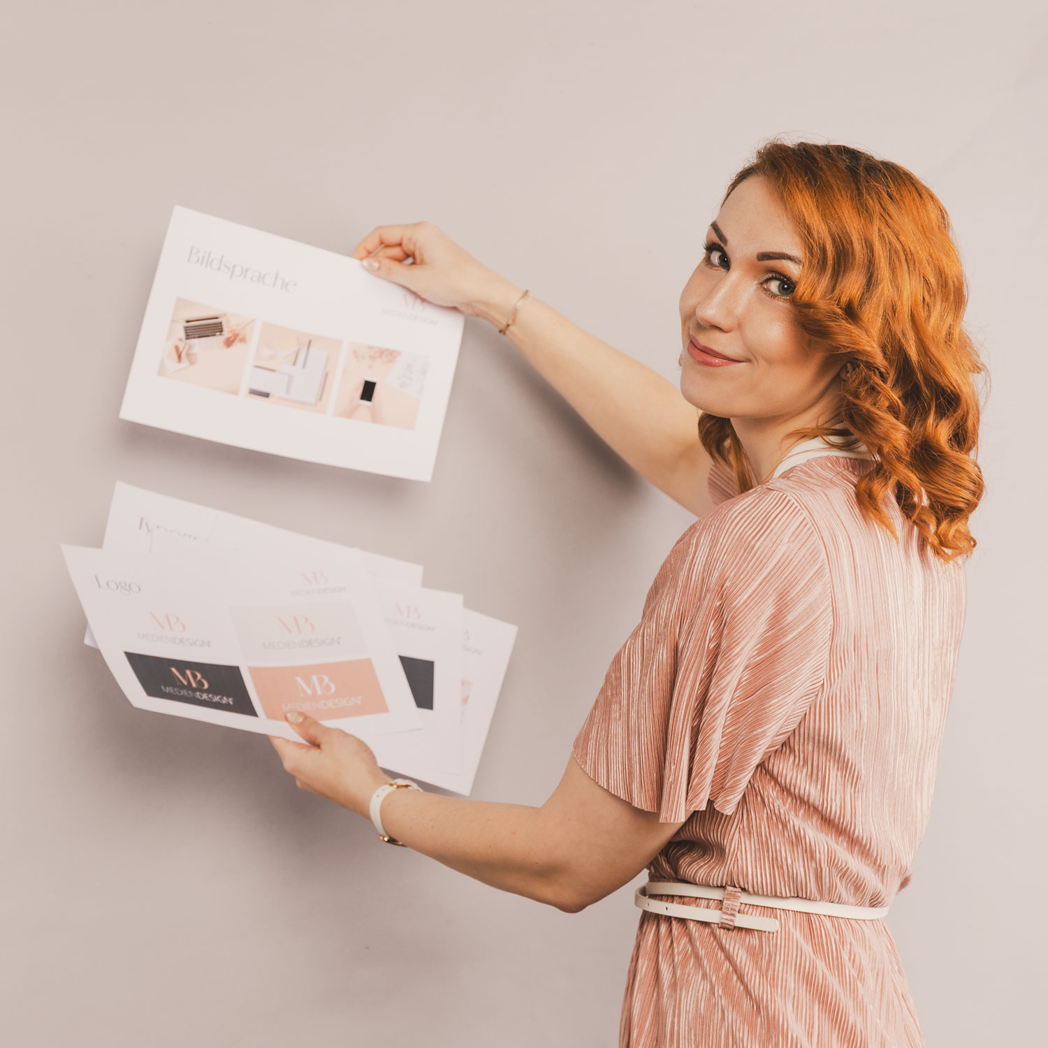 Designstudio MB Mediendesign bei der Entwicklung eines stimmigen Markenauftritts mit Farbwelt und Logo-Entwürfen